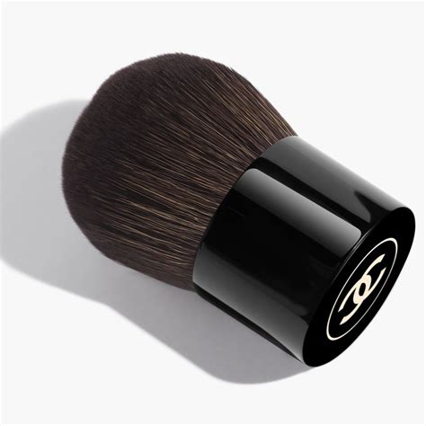 chanel makeup brush 16|Chanel oversize kabuki brush.